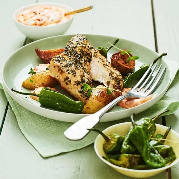Timjanstekt kyckling med rostad pimiento och ajvarcrème