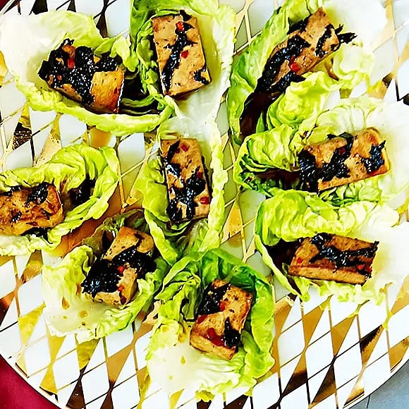 Tofu i nori- och sojamarinad