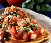 Tomat- och basilikabruschetta