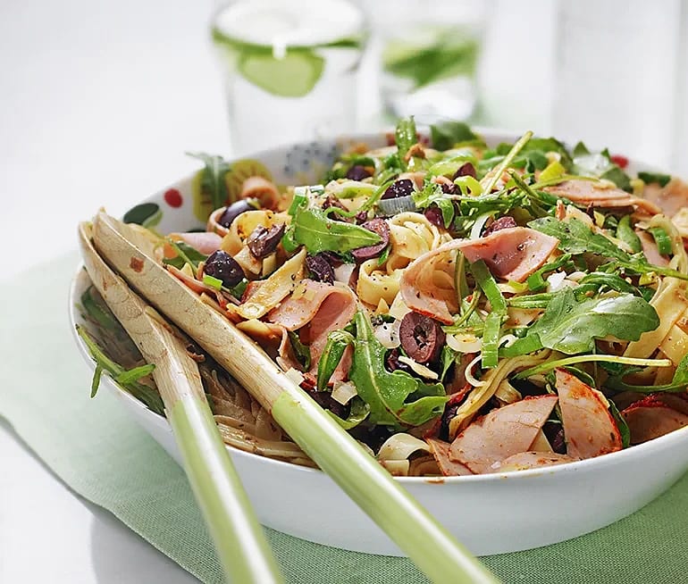 Tomat- och olivpasta med pastrami