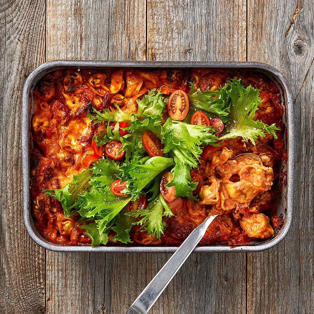 Tortellinigratäng med spenat och soltorkad tomat