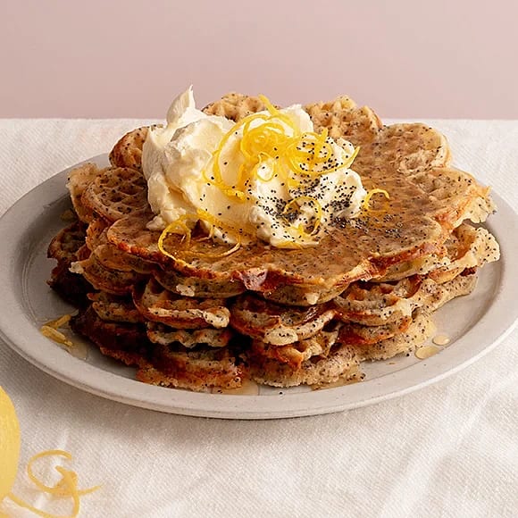 Våfflor med citronsmak och vispad mascarpone