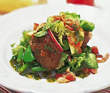Varm kycklingleversallad med chutney