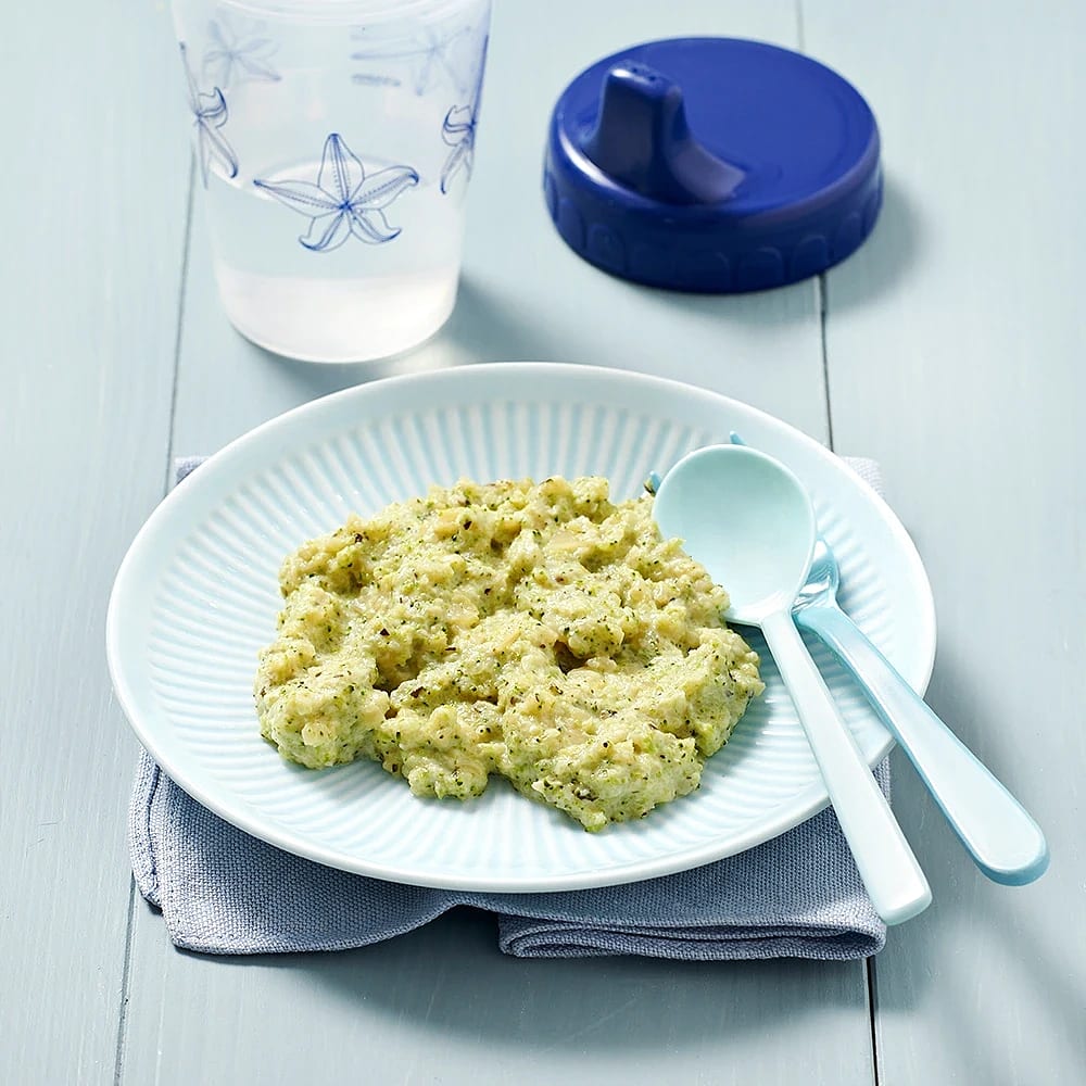 Vegopasta med lök och broccoli