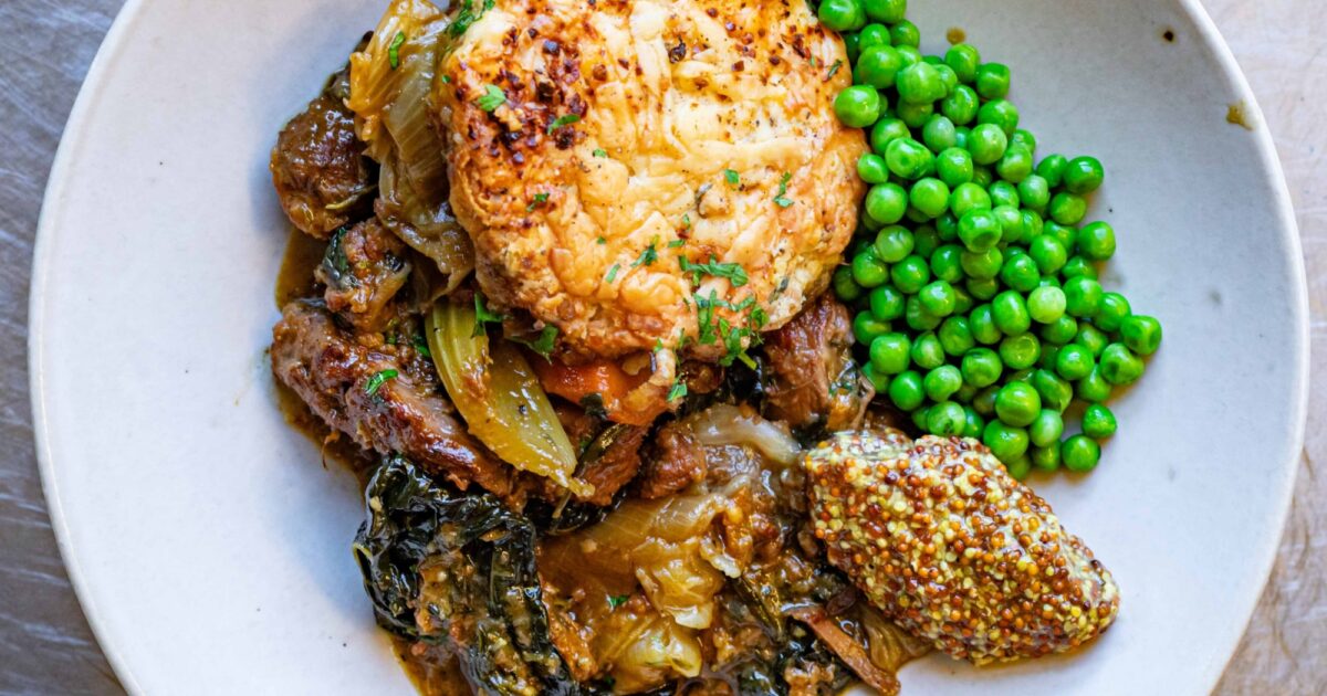 Guinnessgryta med nötkött och chilicheddardumplings